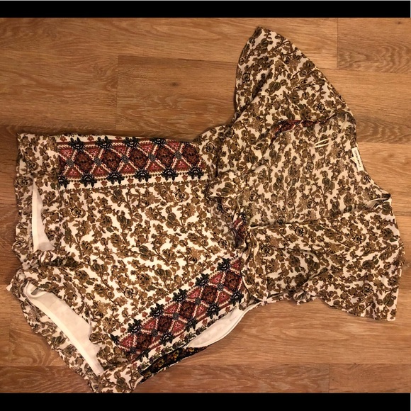 Elison Rd. Romper - Picture 2 of 3